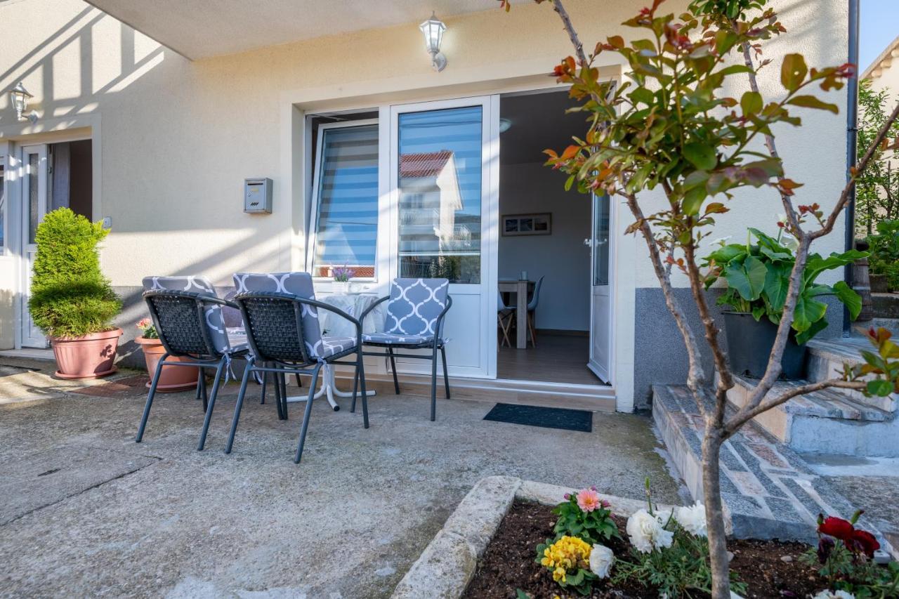 Apartmani Frane ネウム エクステリア 写真