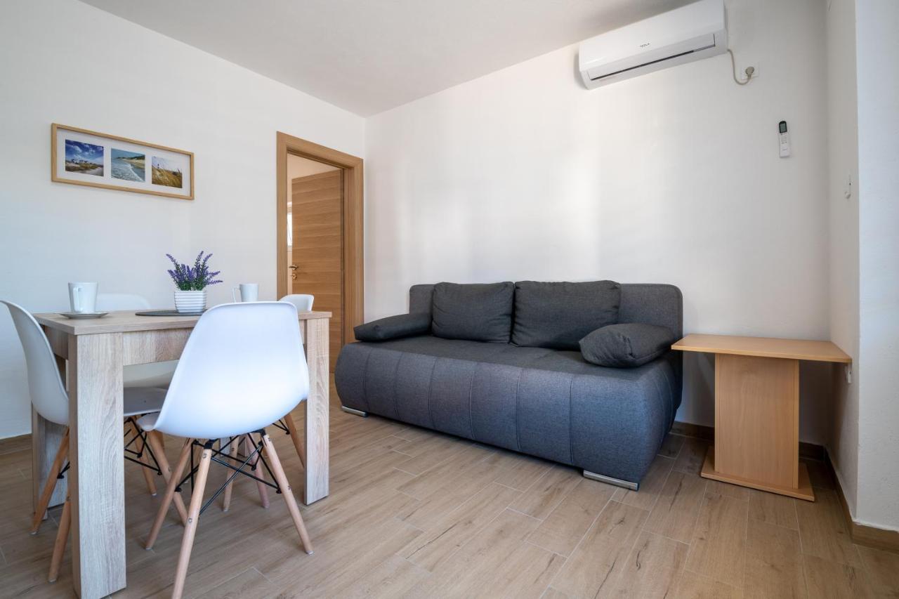 Apartmani Frane ネウム エクステリア 写真
