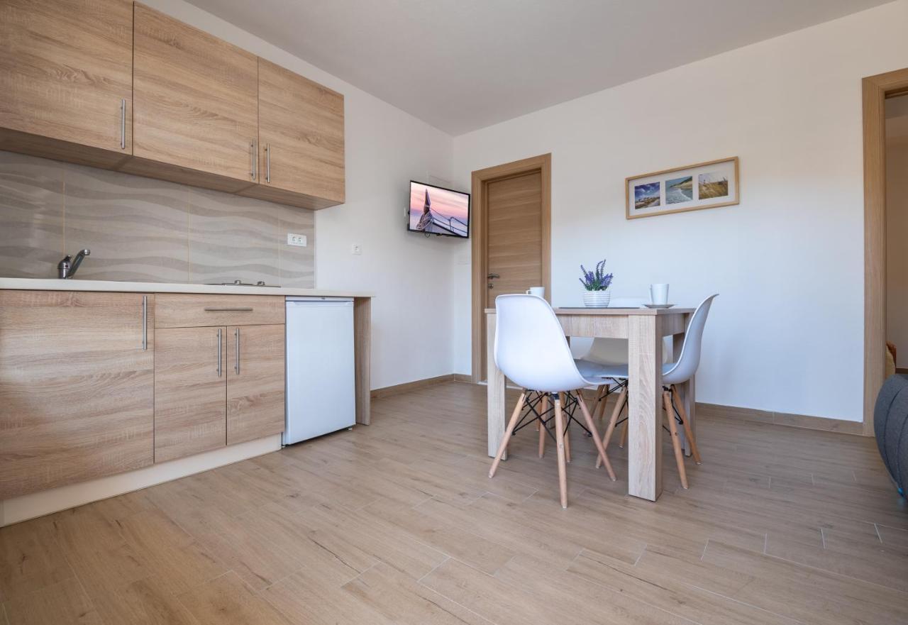 Apartmani Frane ネウム エクステリア 写真