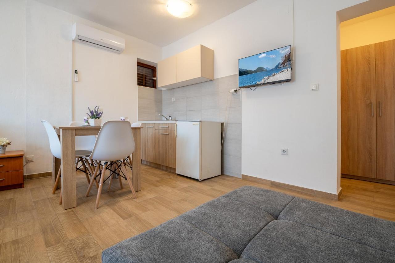 Apartmani Frane ネウム エクステリア 写真