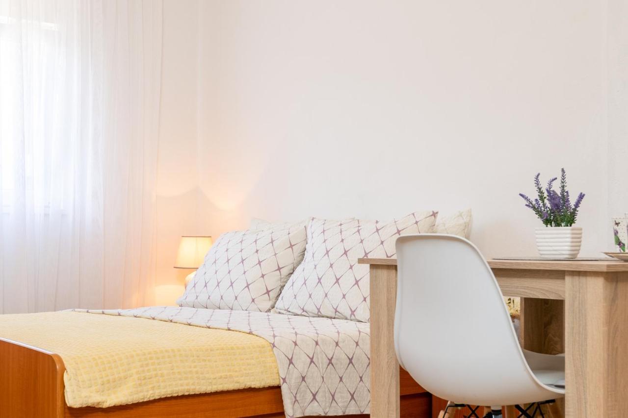 Apartmani Frane ネウム エクステリア 写真